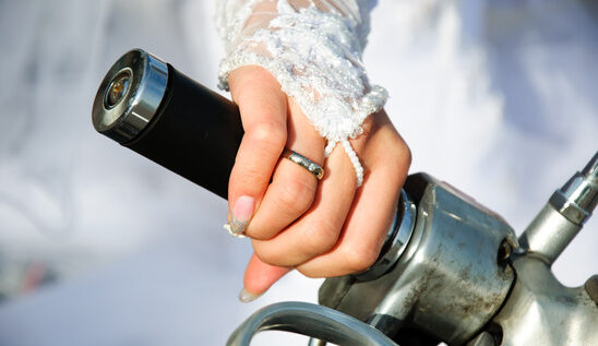 Eskorta motocyklowa na ślub, czyli jak stworzyć efektowny orszak weselny