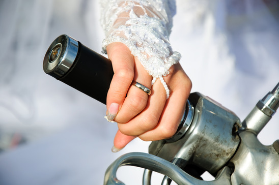 Eskorta motocyklowa na ślub, czyli jak stworzyć efektowny orszak weselny