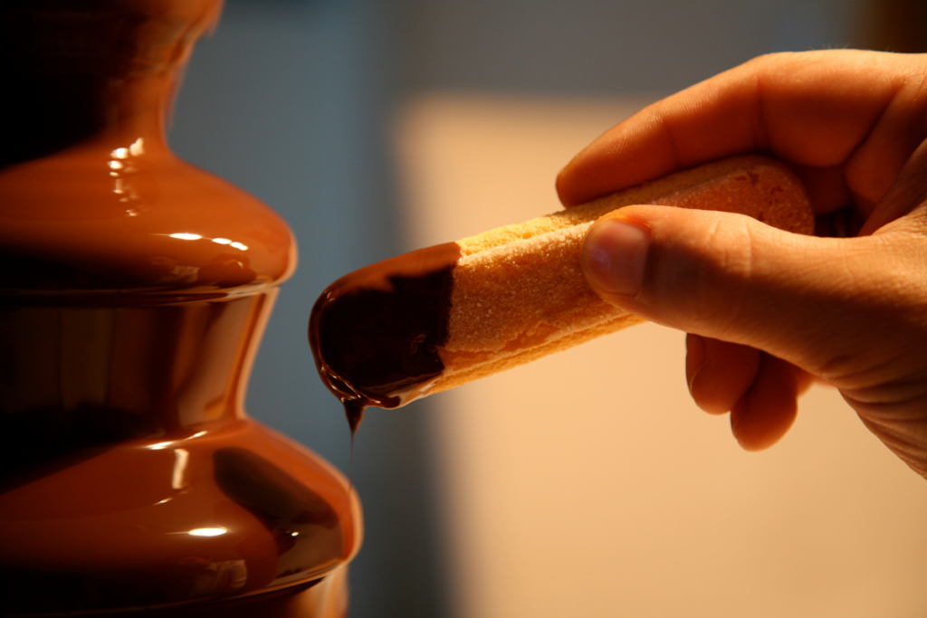 Fontanna czekoladowa - ciastko w czekoladzie