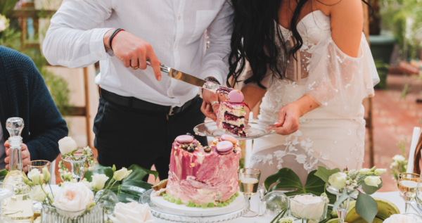 Kiedy podać tort na weselu?