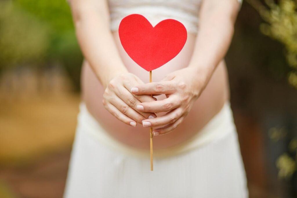 Panna Młoda w ciąży: jak zorganizować ślub i wesele?