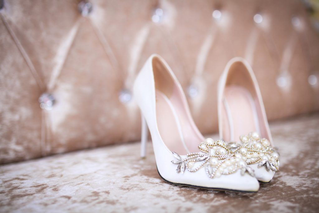 Przesądy ślubne - białe buty panny młodej