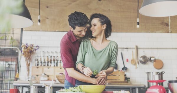 Gotowanie w małżeństwie - jak wspólnie cieszyć się obowiązkami?