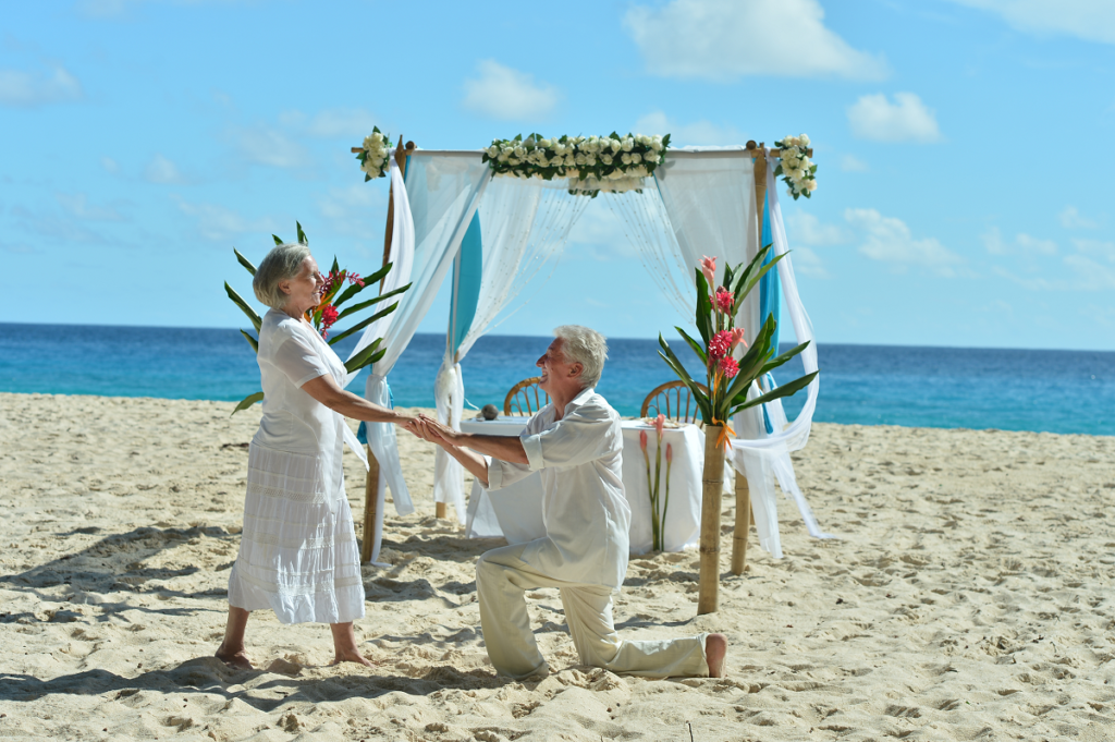 Odnowienie przysięgi małżeńskiej na plaży