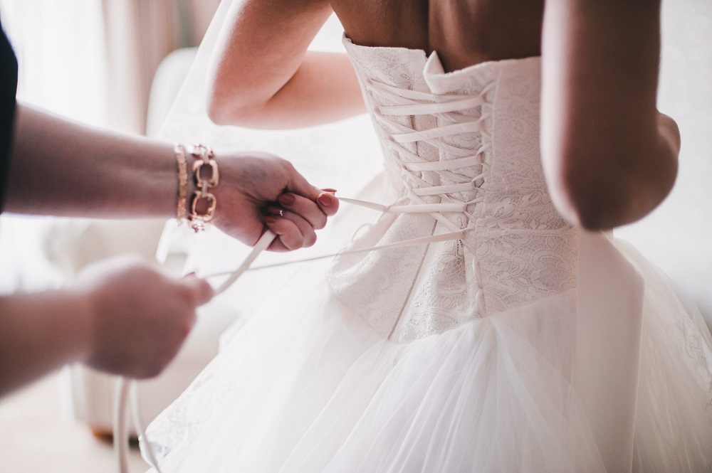 suknia ślubna księżniczka - biały gorset sukni ślubnej