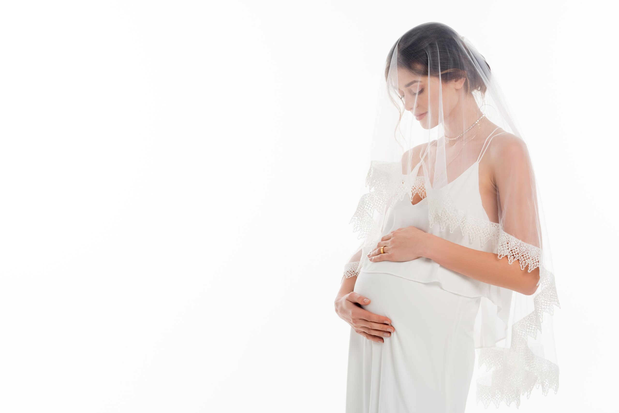 Sukienka ślubna ciążowa na ramiączkach