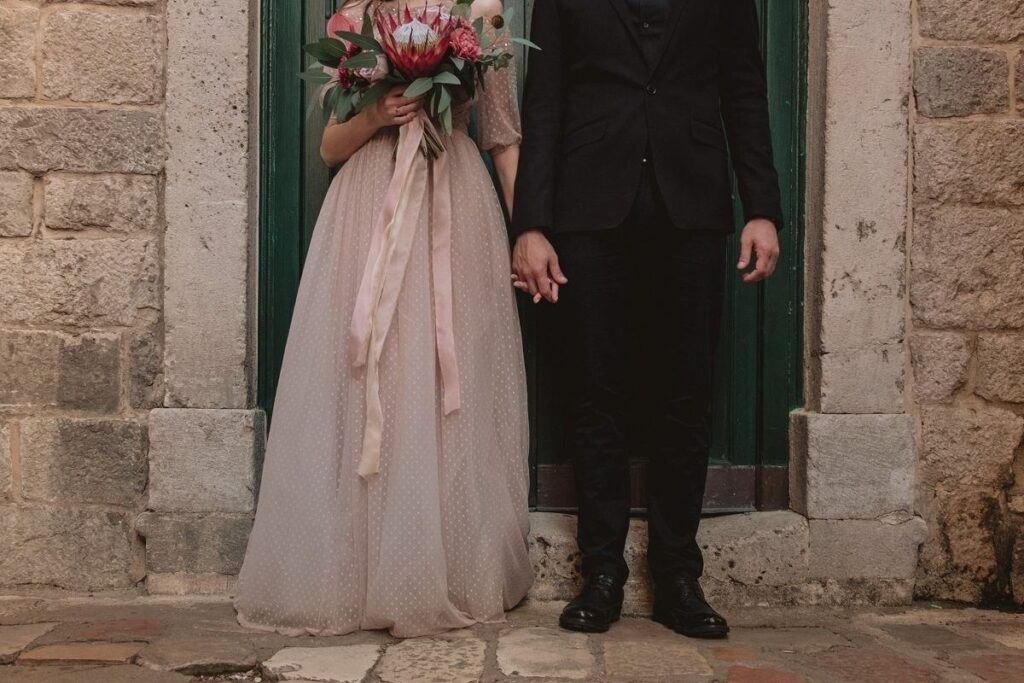Zwiewna suknia ślubna – wybierz lekką i romantyczną stylizację na ślub