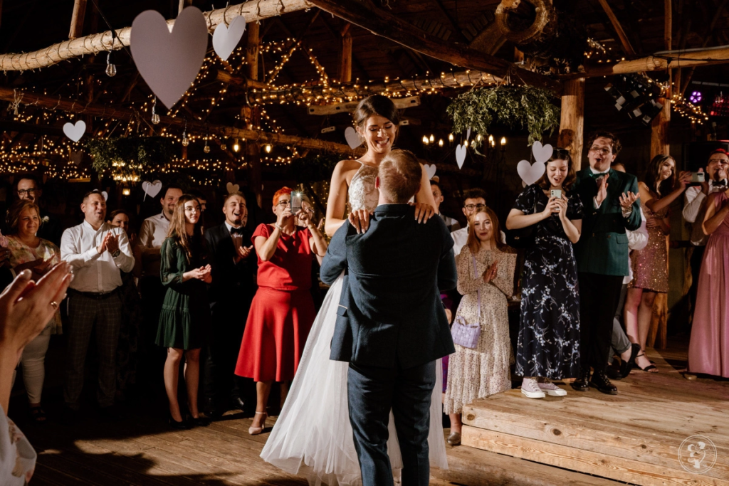 Reportaż ślubny - pierwszy taniec pary młodej