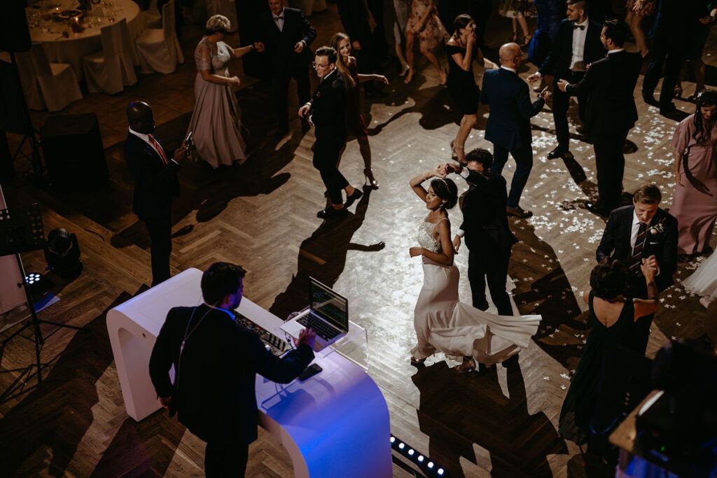 Idealna sala na wesele, czyli na co warto zwracać uwagę?
