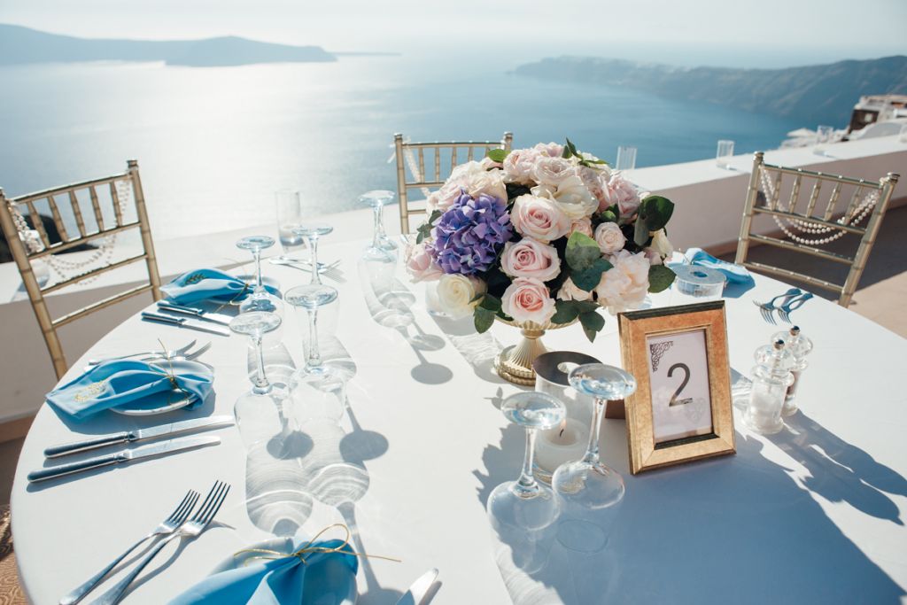 Ślub w Grecji - dekoracja stołu weselnego 