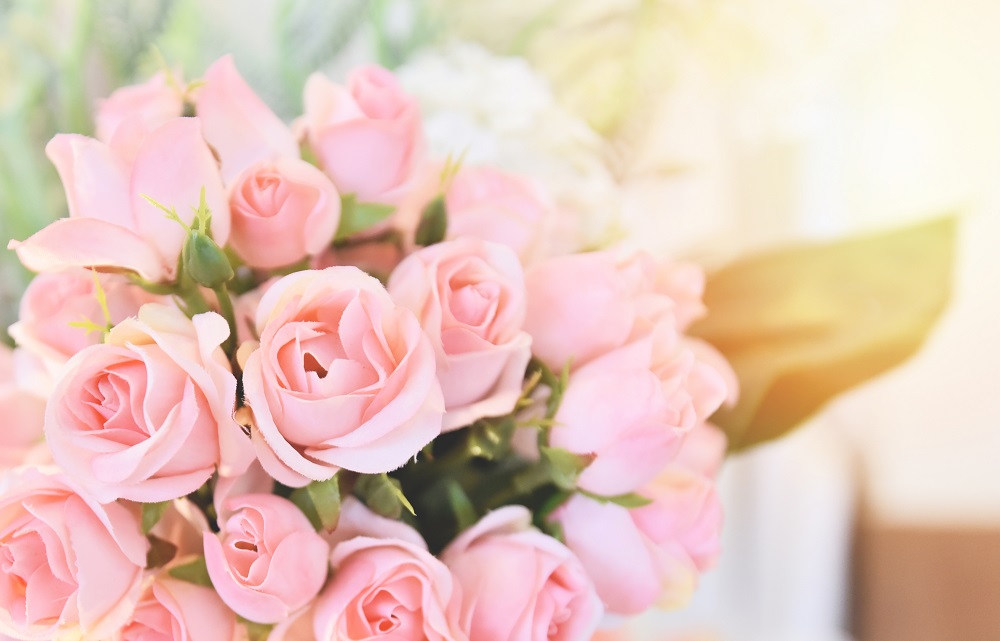 Bukiety ślubne z róż. Piękne różowe róże.