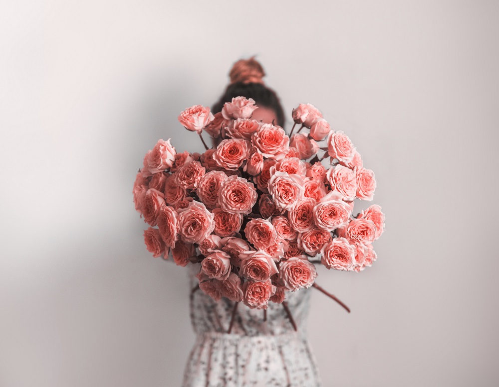 Bukiety ślubne z róż. Duży bukiet różowych róż.