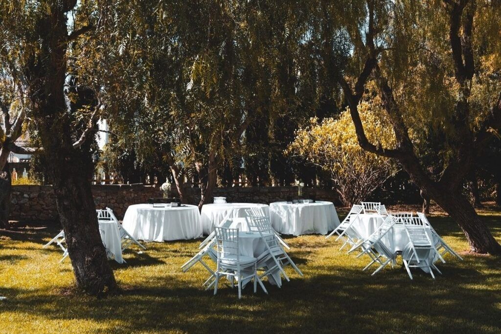 Okrągłe stoły na przyjęcie weselne