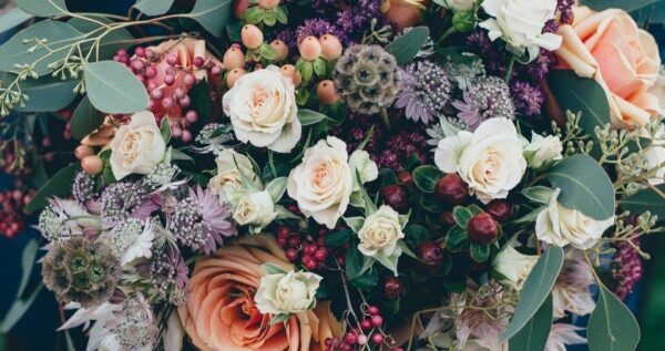 Najpiękniejsze kwiaty na ślub i wesele - sprawdź, kiedy kwitną i które są najtrwalsze!