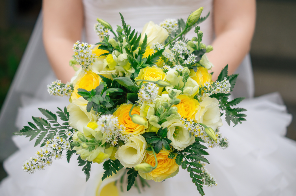 Kwiaty na ślub - bukiet z żółtych kwiatów