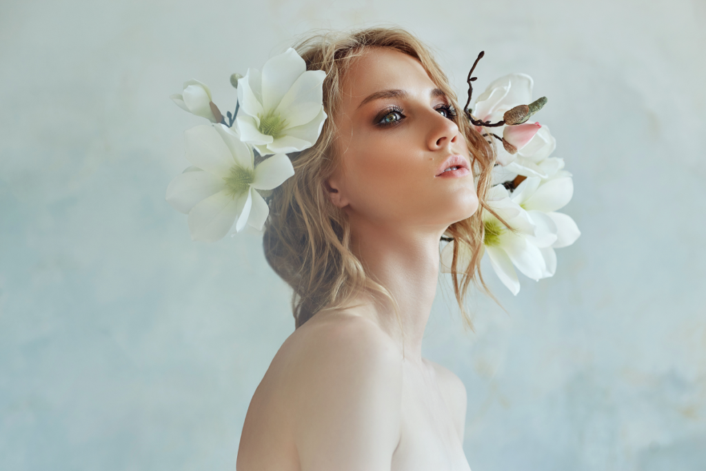 Kwiaty do włosów – dodaj uroku swojej ślubnej stylizacji!