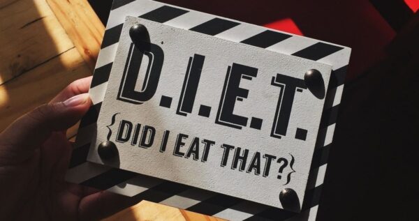 Dieta 8-godzinna – sposób na utratę zbędnych kilogramów bez wyrzeczeń!