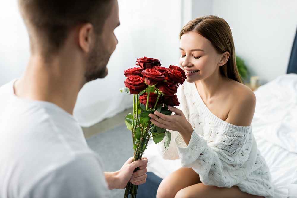 Najpiękniejsze kwiaty na zaręczyny 💐 Sprawdź, jaki bukiet zaręczynowy będzie najlepszy!