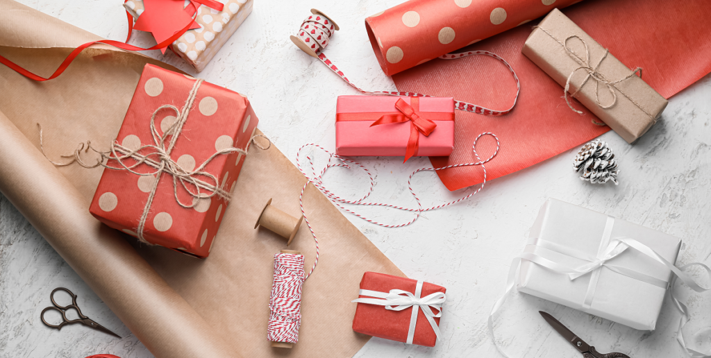 Jak zapakować prezent - pakowanie prezentu w papier