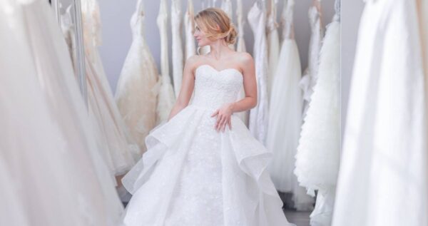 5 zasad wyboru sukni ślubnej, dzięki którym będziesz wyglądała jak prawdziwa księżniczka