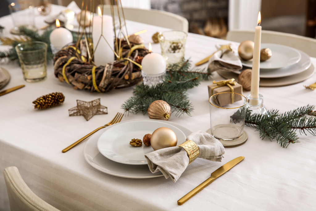 Tradycje wigilijne - dekoracja stołu na Wigilię