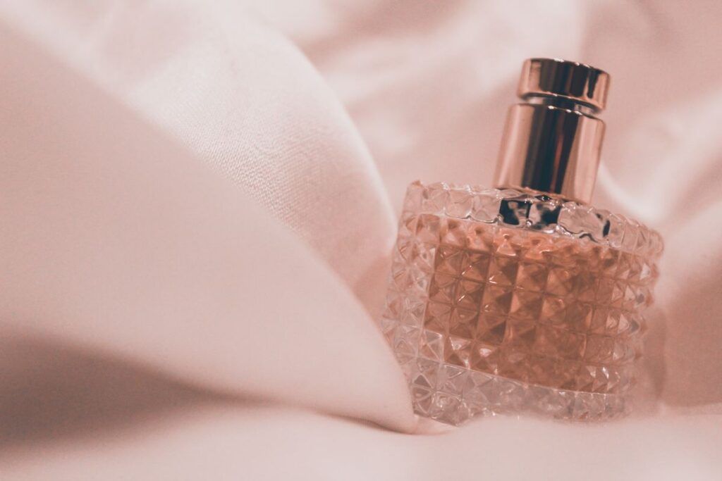 Jak używać perfum