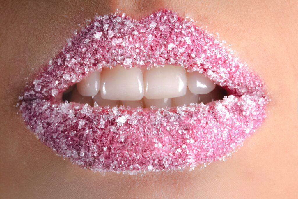 Domowy peeling do ust? Sprawdź prosty sposób na zdrowe i zadbane usta