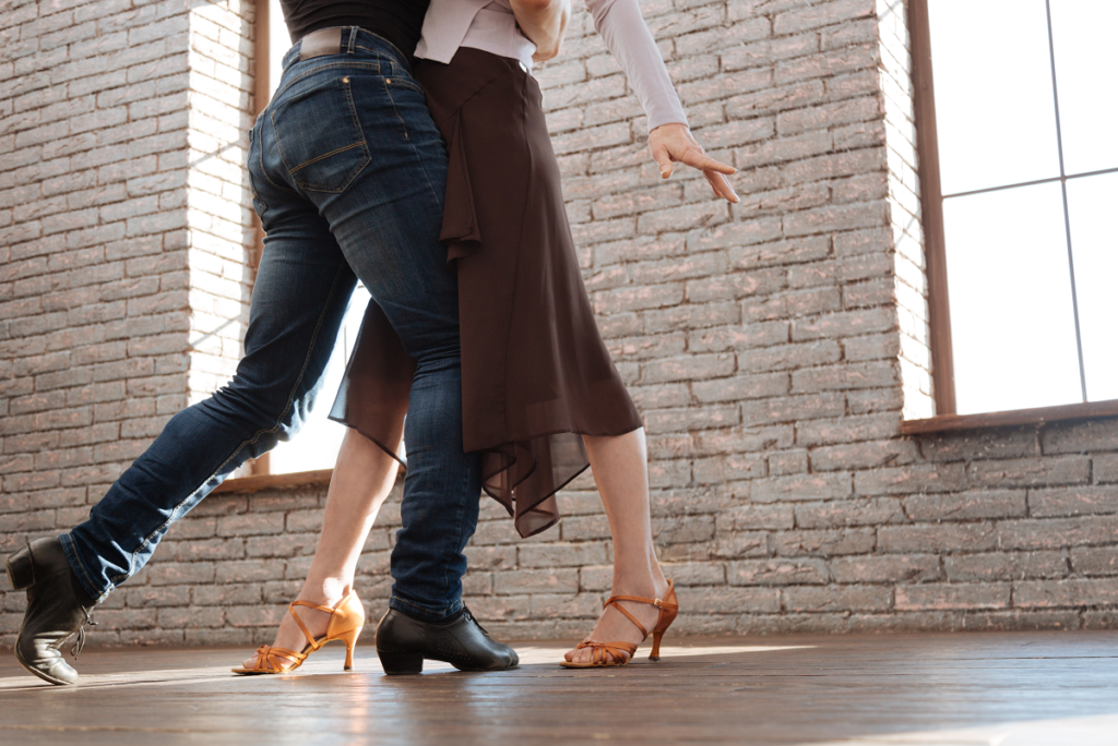 Jak nauczyć się tańczyć? Pozytywne nastawienie i dobre chęci to podstawa!