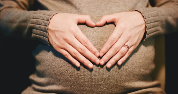 Które ćwiczenia w ciąży są bezpieczne i pozwolą ci pozostać aktywną aż do porodu?
