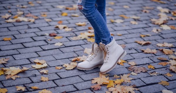 Buty jesień 2020 - te modele zawładną ulicami w nadchodzącym sezonie!