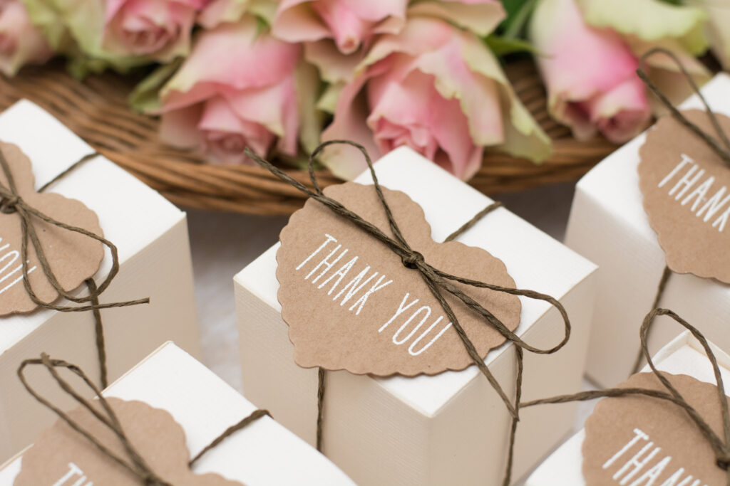 Atrakcje na wesele - gadżety ślubne pudełeczka z napisem Thank you