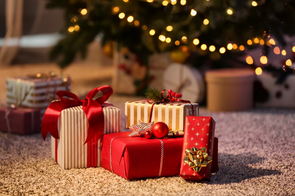 Tradycje bożonarodzeniowe - prezenty pod choinką