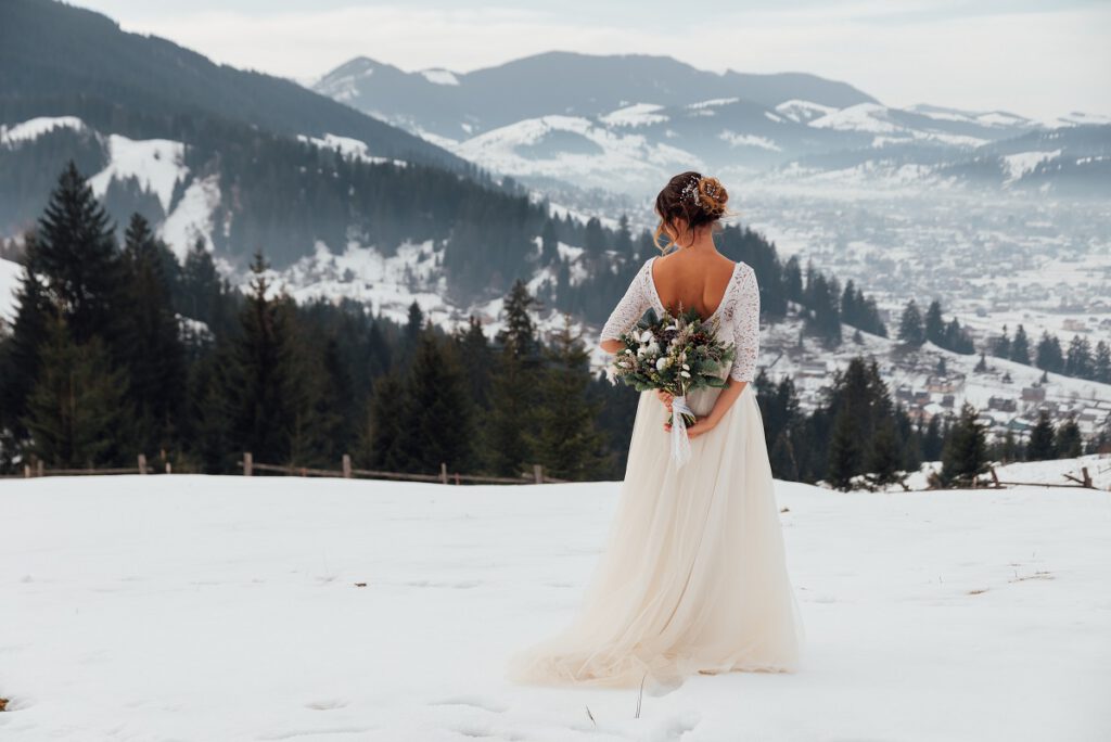 zimowa sukienka na ślub cywilny