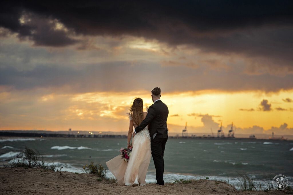 Sesja ślubna w Gdańsku na plaży Górki Zachodnie