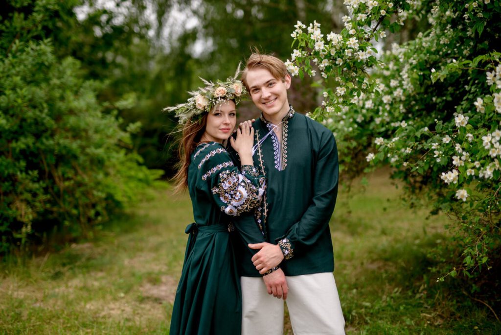 Ślub słowiański - para młoda w stylizacji ślubnej