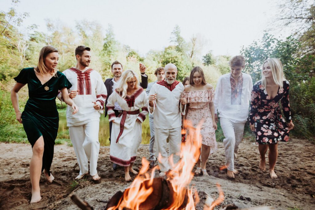 Ślub słowiański czyli swaćba - tańce przy ognisku