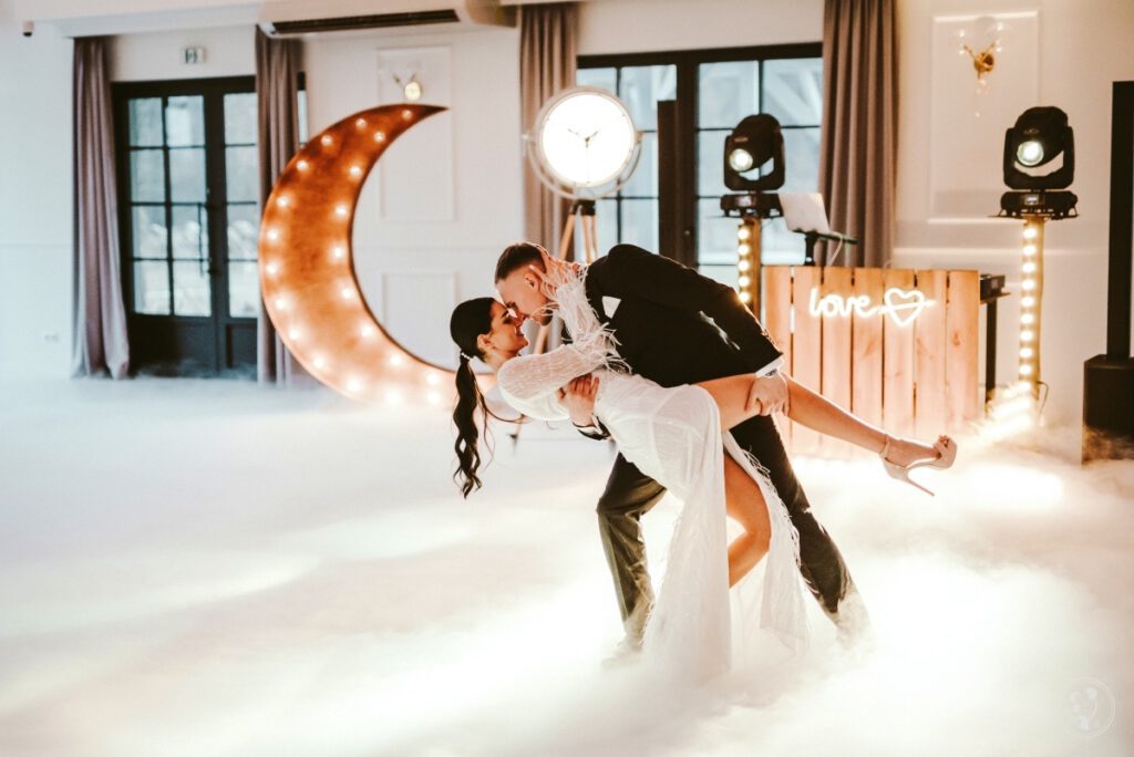 Ile kosztuje wesele - pierwszy taniec pary młodej